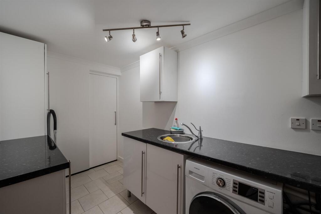 19 Oaks Court-58.jpg