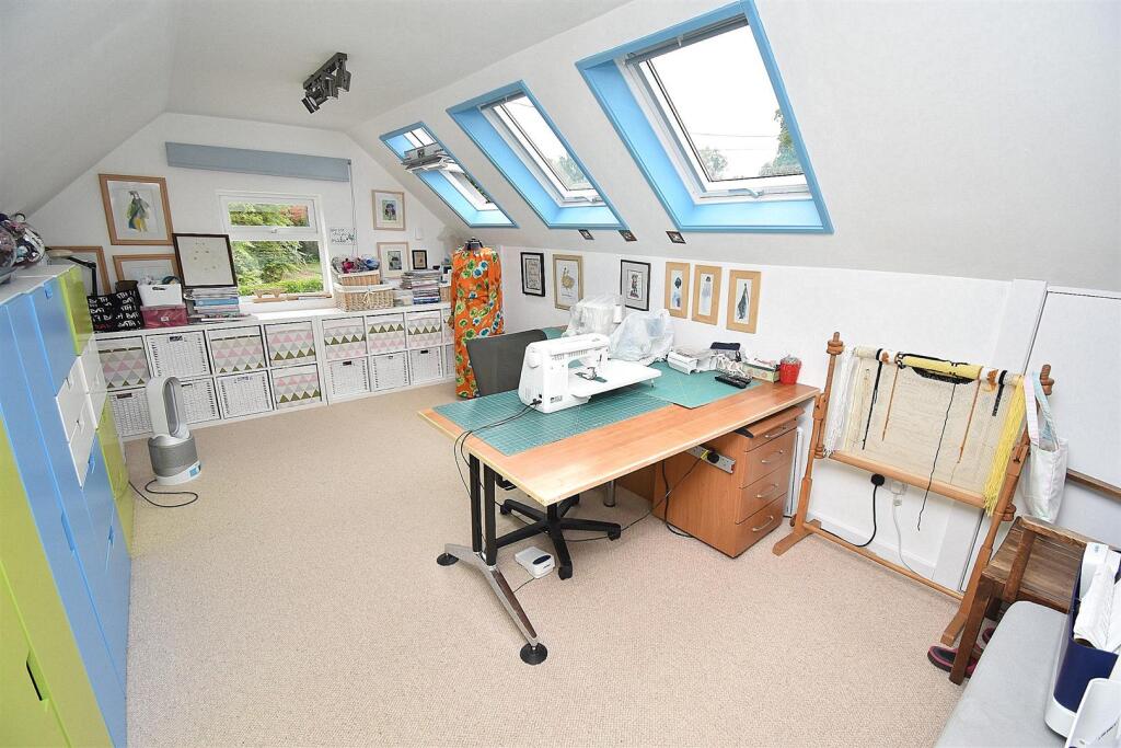 CRAFT ROOM-OFFICE.JPG