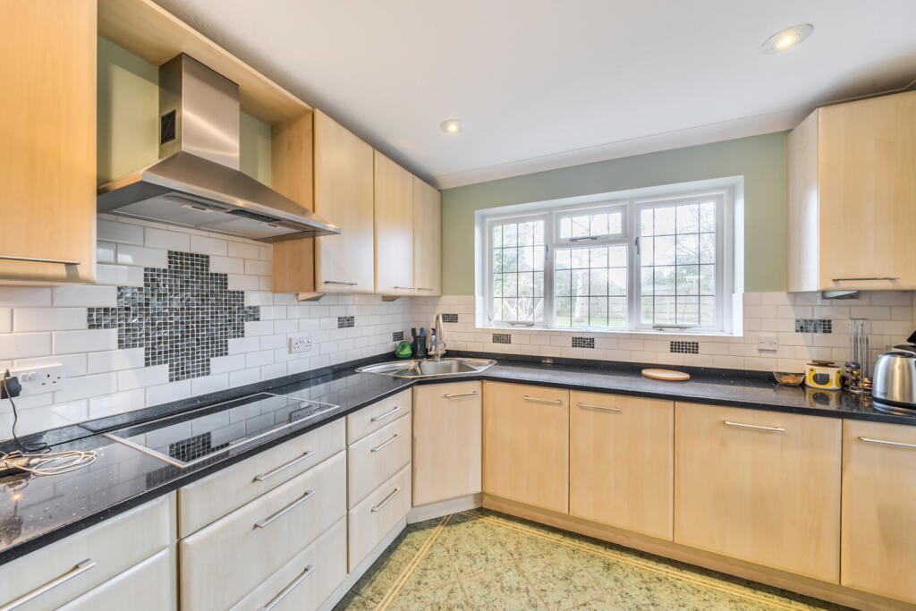 1386202-9-6929764...