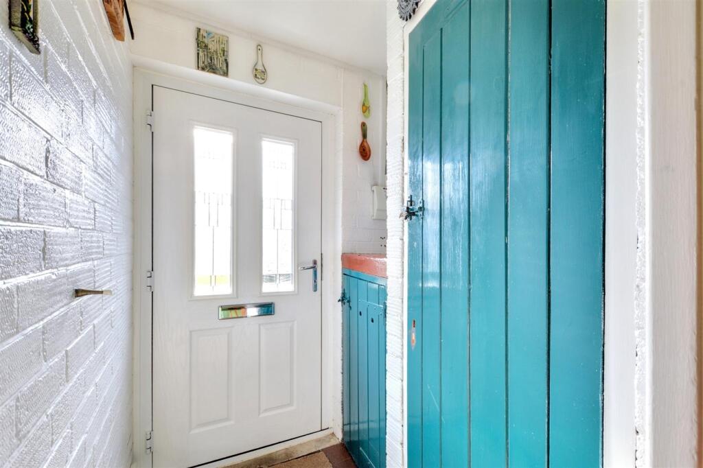 Side Entrance_1.jpeg