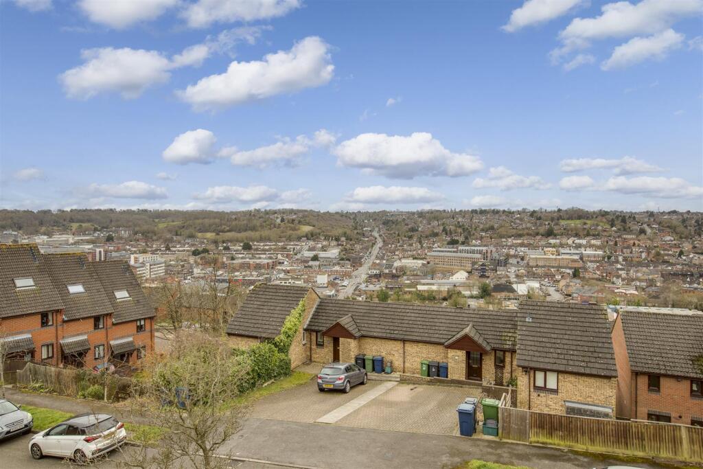 86 Garratts Way, HP13 5XZ-15.jpg