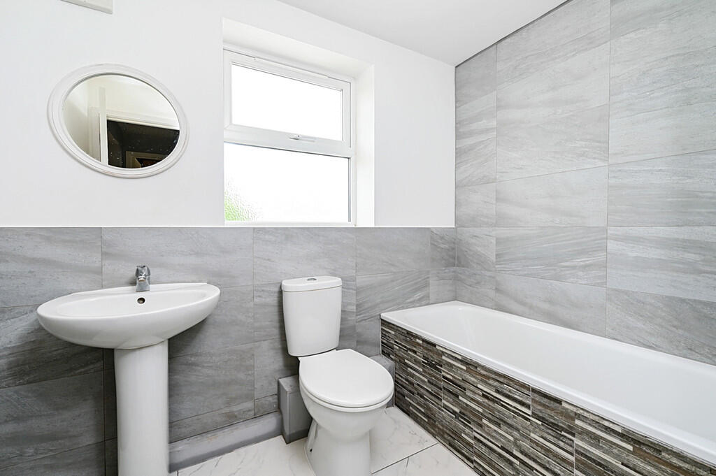 4 The Crescent (4...