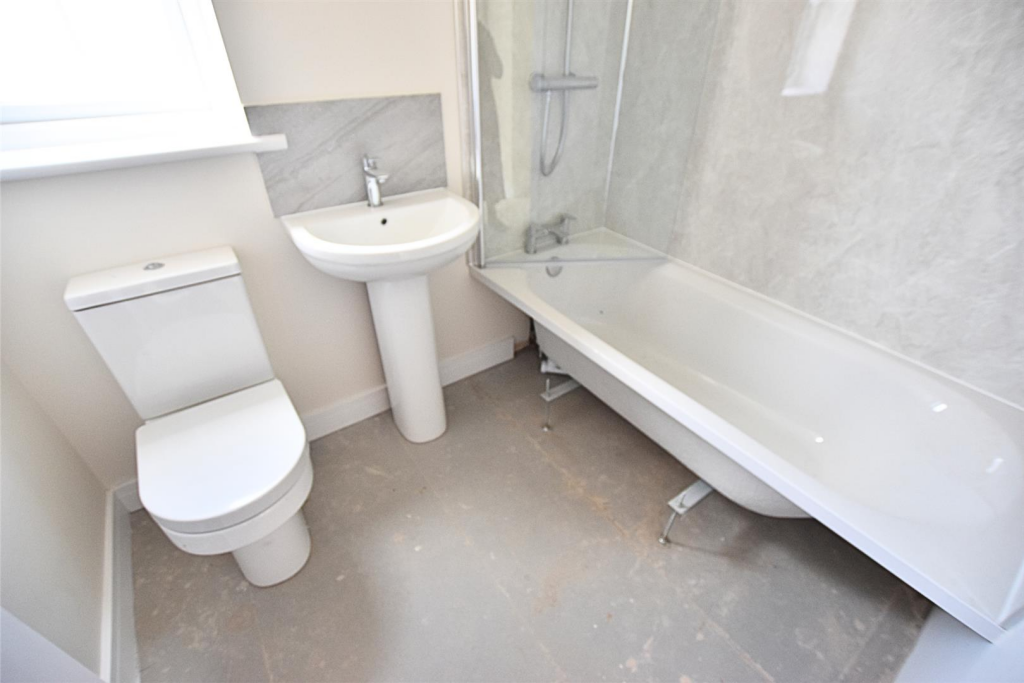 BATHROOM/WC