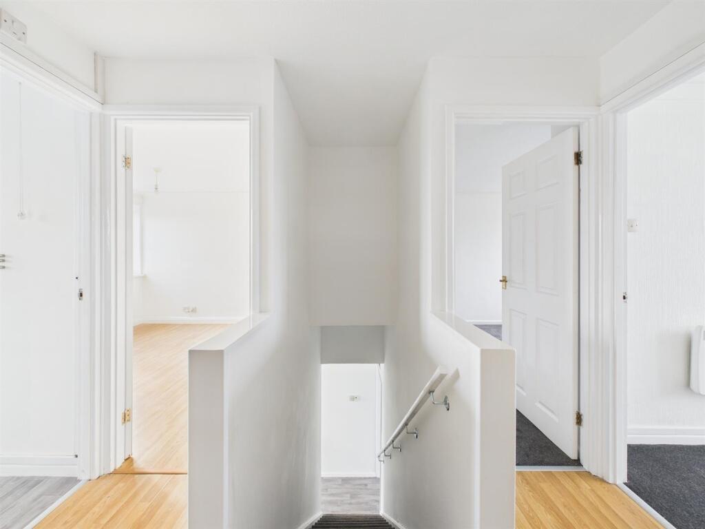 12 - 3-Bedroom Maisonette in Yate.jpg