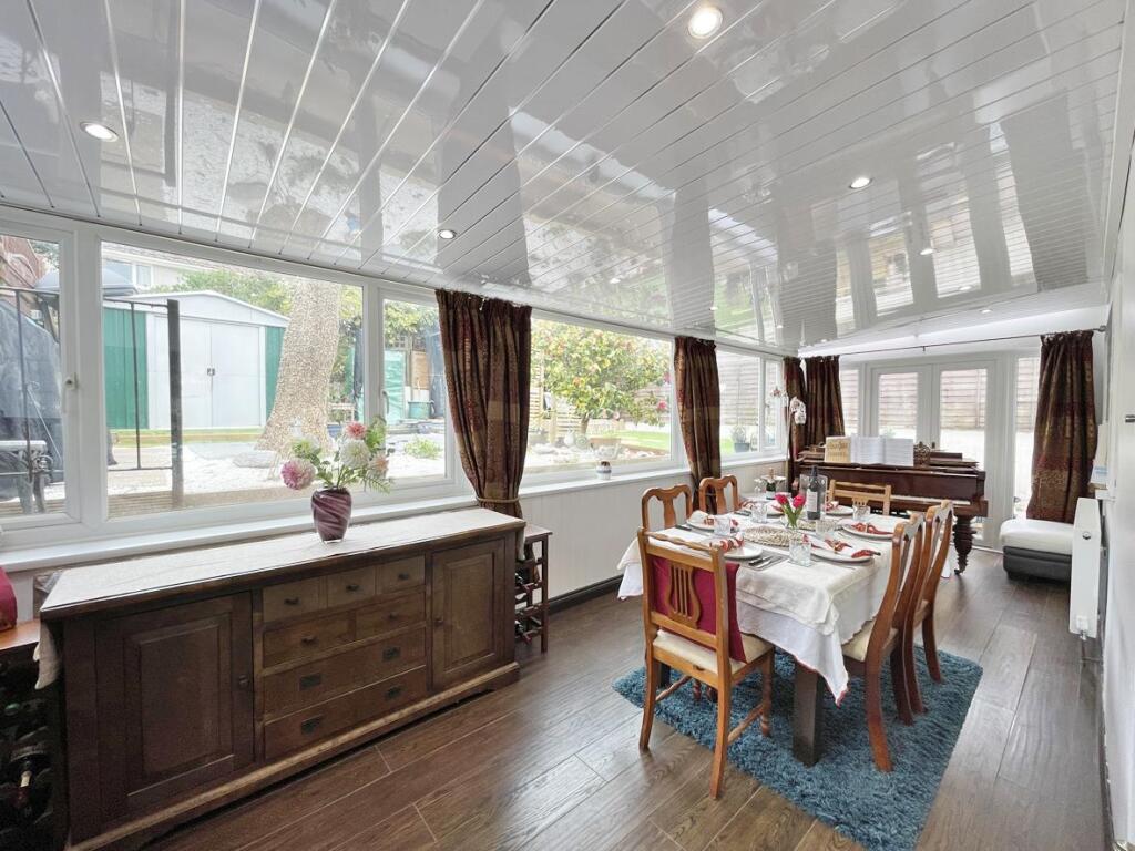 Mardon Close 15 - Dining Room 1.jpg