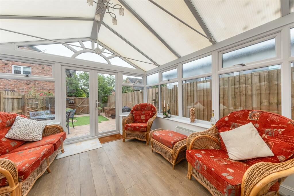 27 Harthill Close-014.jpg