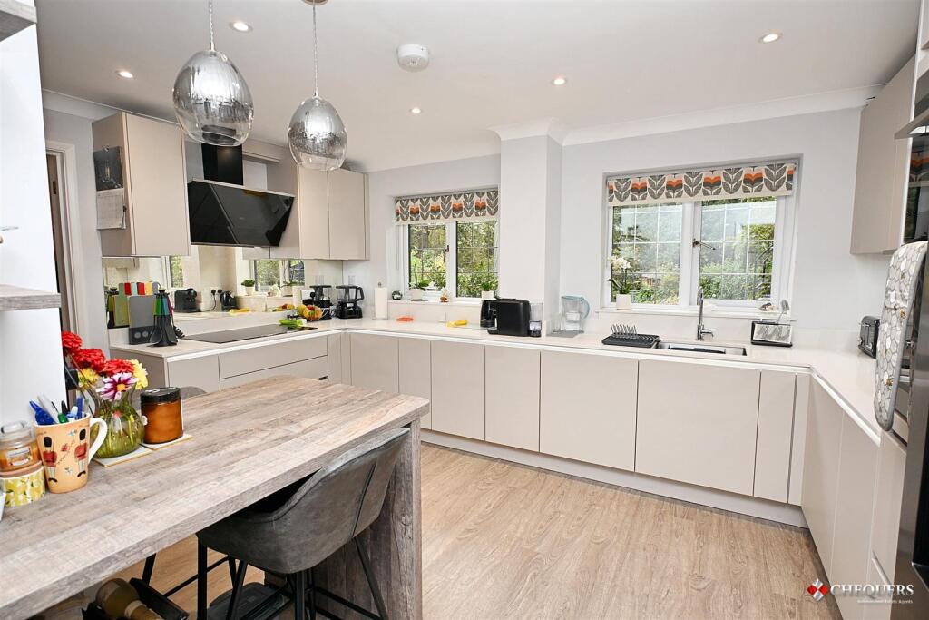 Kitchen/ Breakfast room