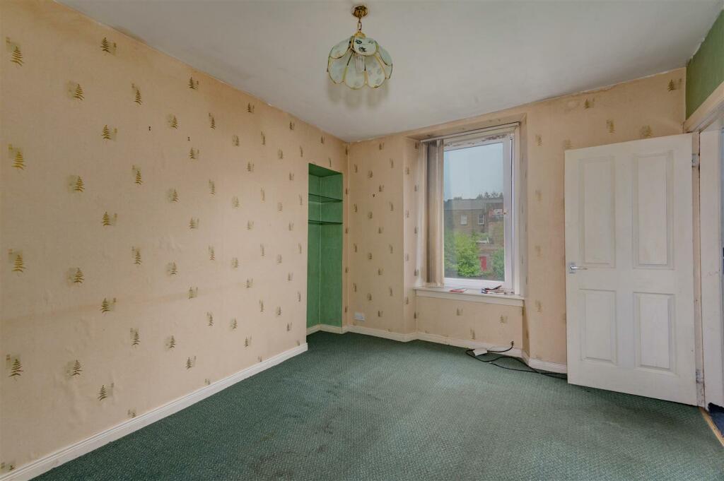 1R 3 Burnside Street Dundee-3.JPG