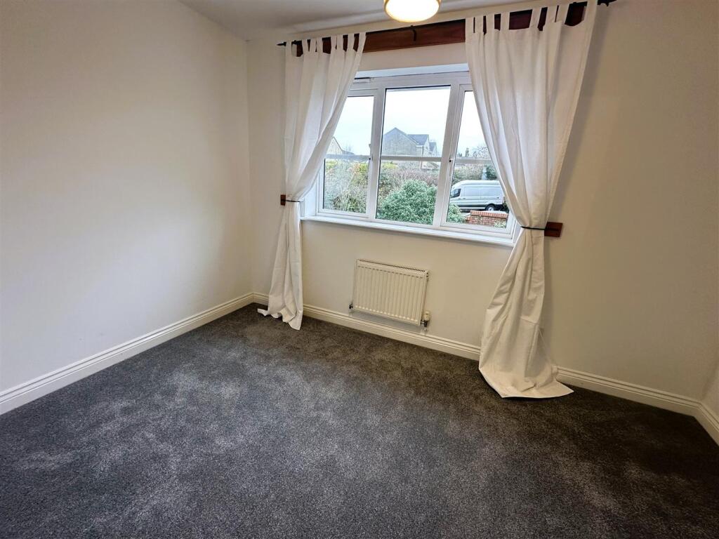 second bedroom.jpg
