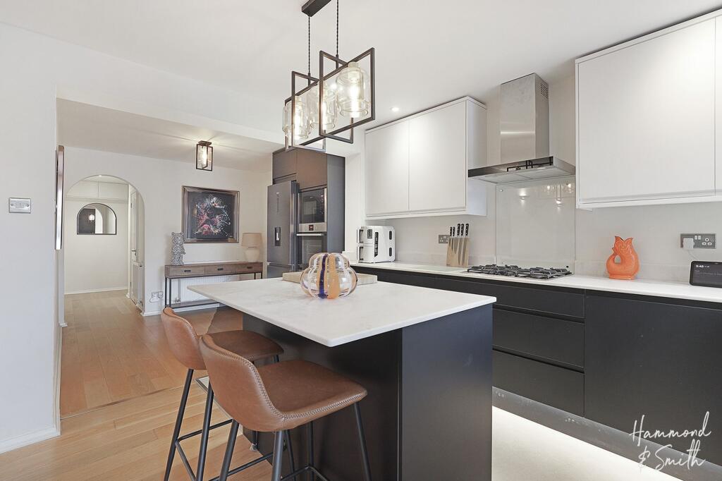 Open Plan Kitchen / Living