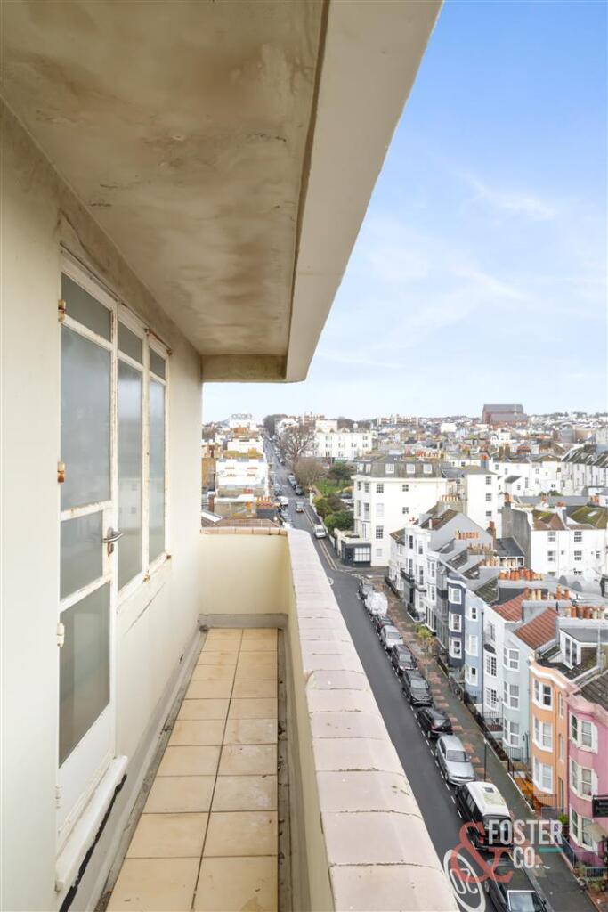 Embassy Court, Flat 77-004.jpg