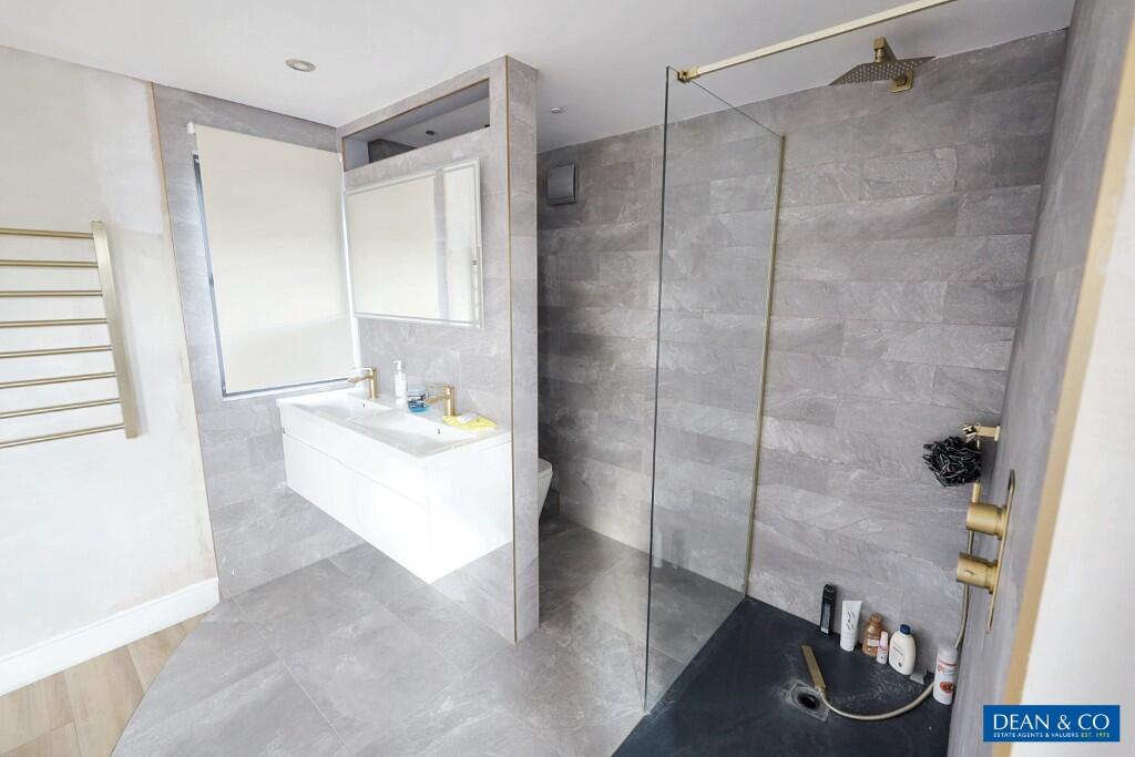 Bed 1 En-Suite
