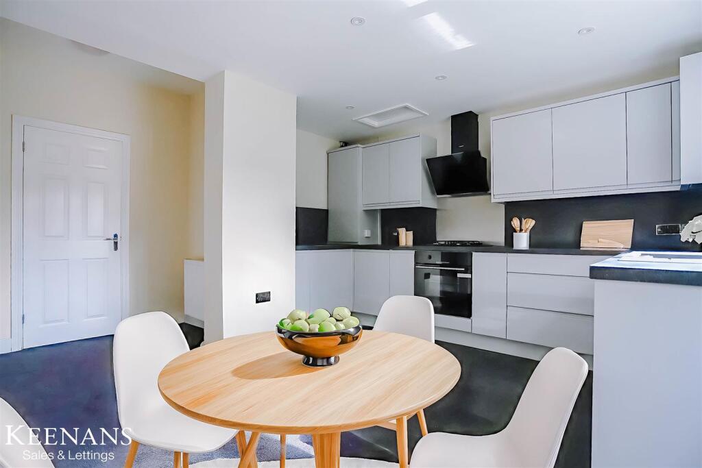 IMG_6351 - Kitchen - Standard - 2-2.jpg