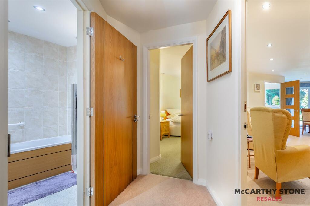 8610186-interior08.jpg