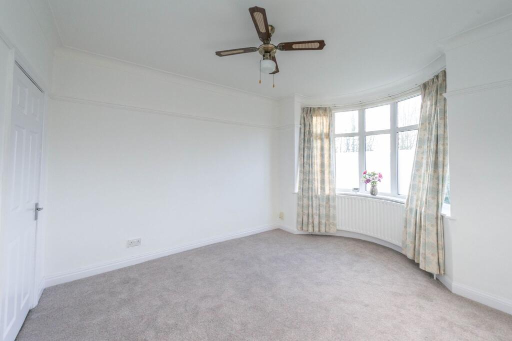 KITCHEN AND LOUNGE