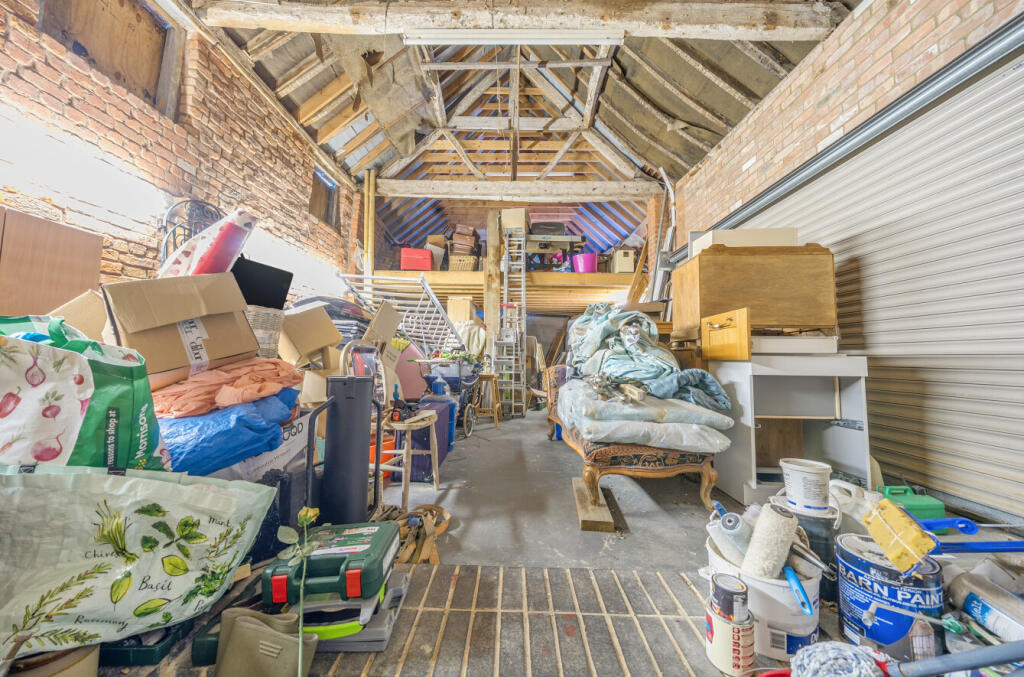 1333980-10-6895eb...