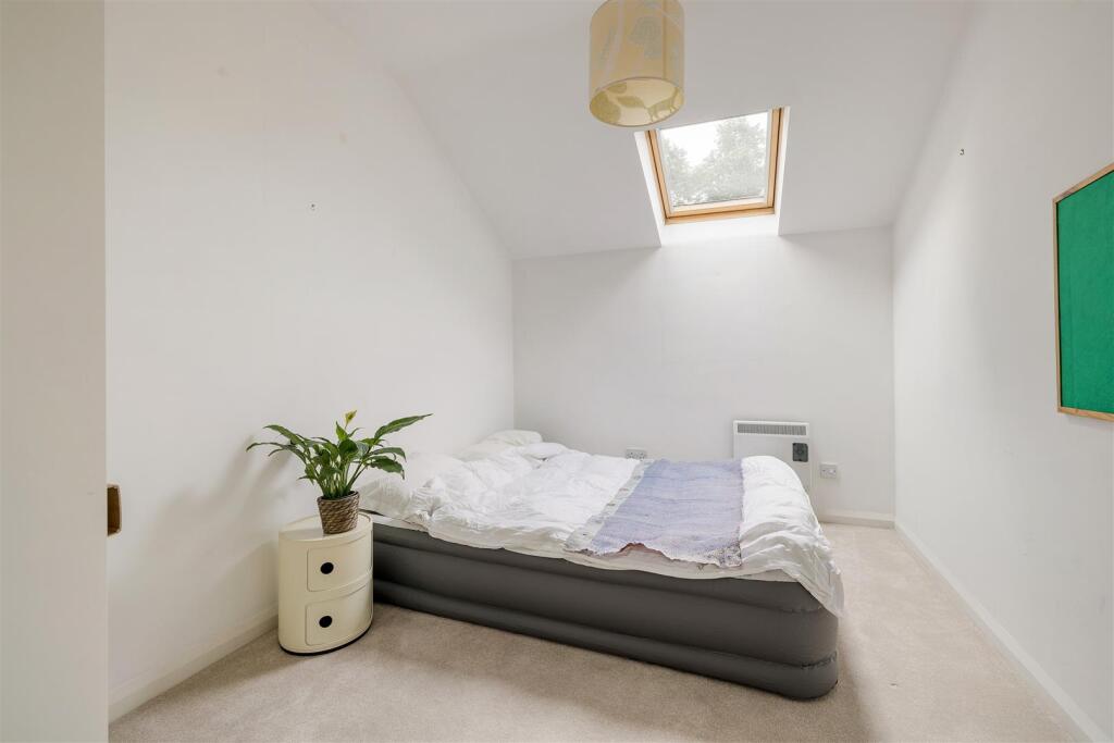 Kenninghall Road E5
