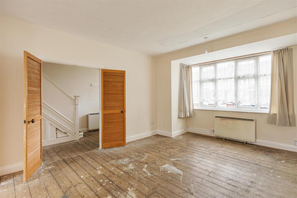 Hall Lane, E4