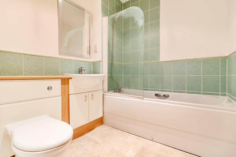 En Suite Bathroom