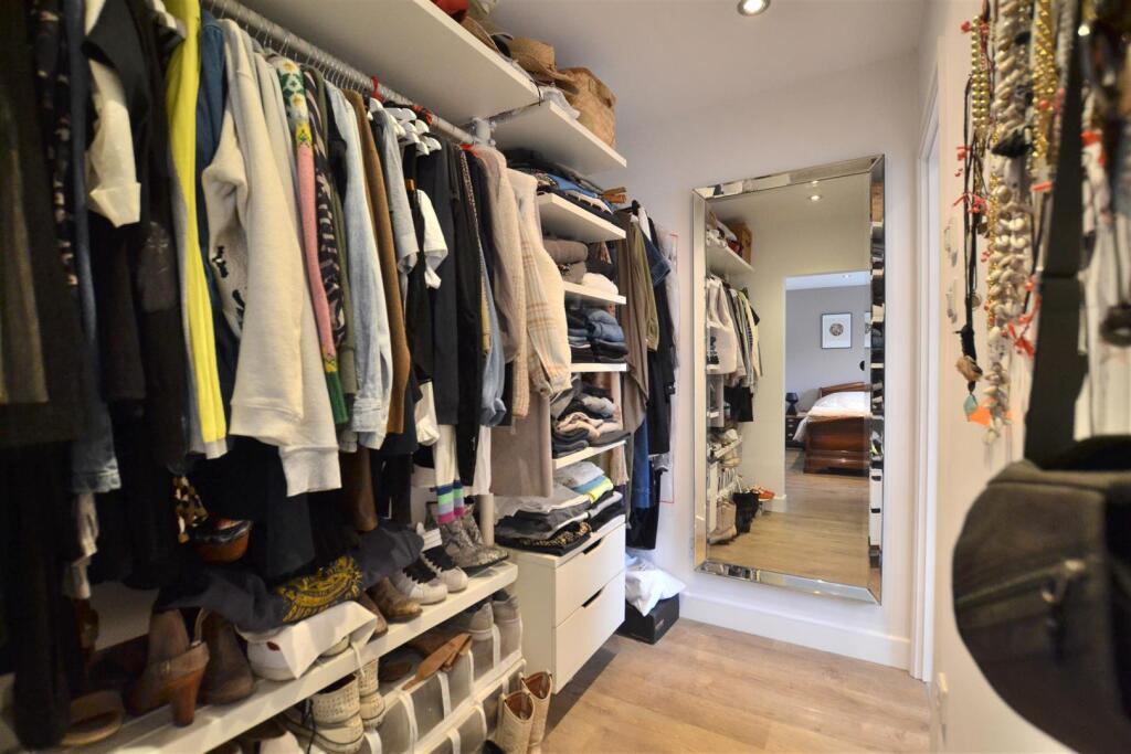 Walk In Wardrobe.JPG