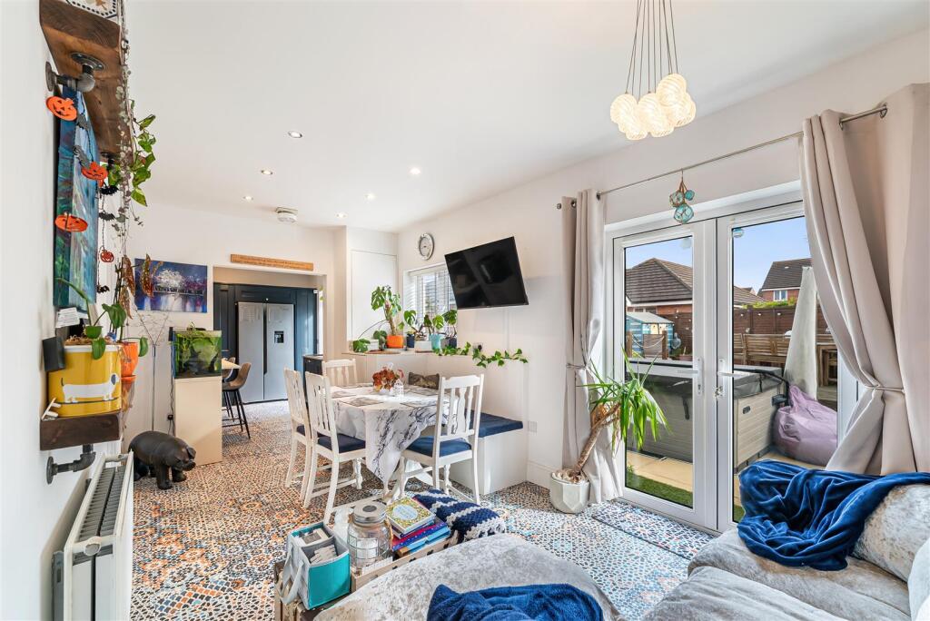 Kitchen/Dining/Family