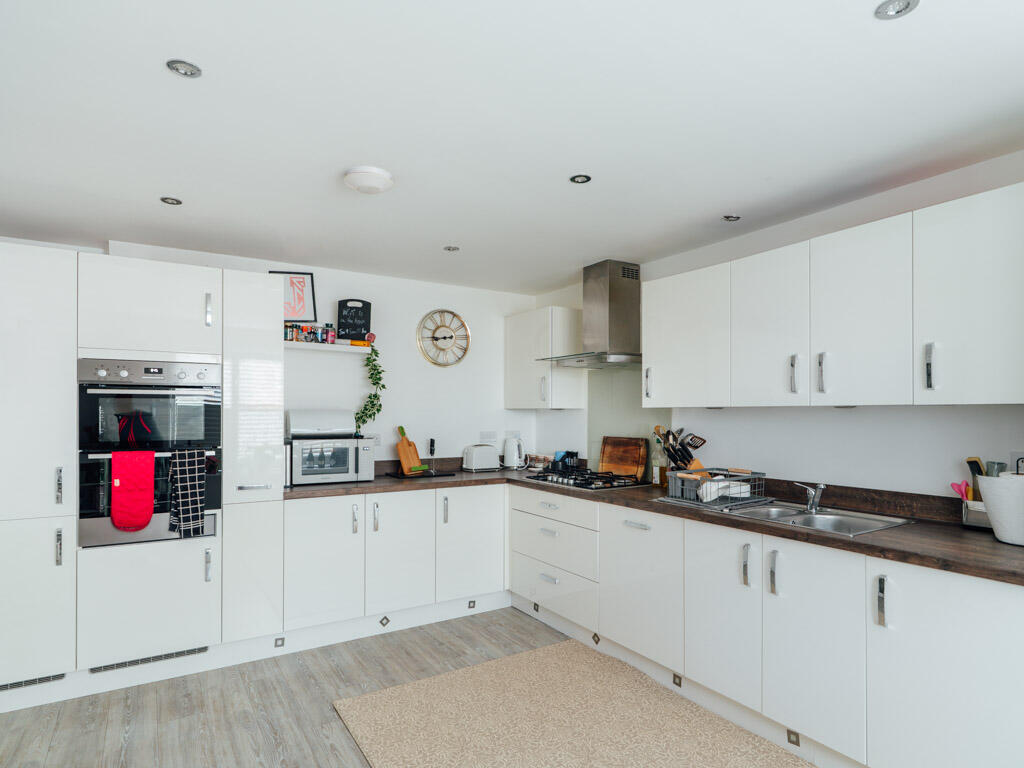 Kitchen / Breakfast Room