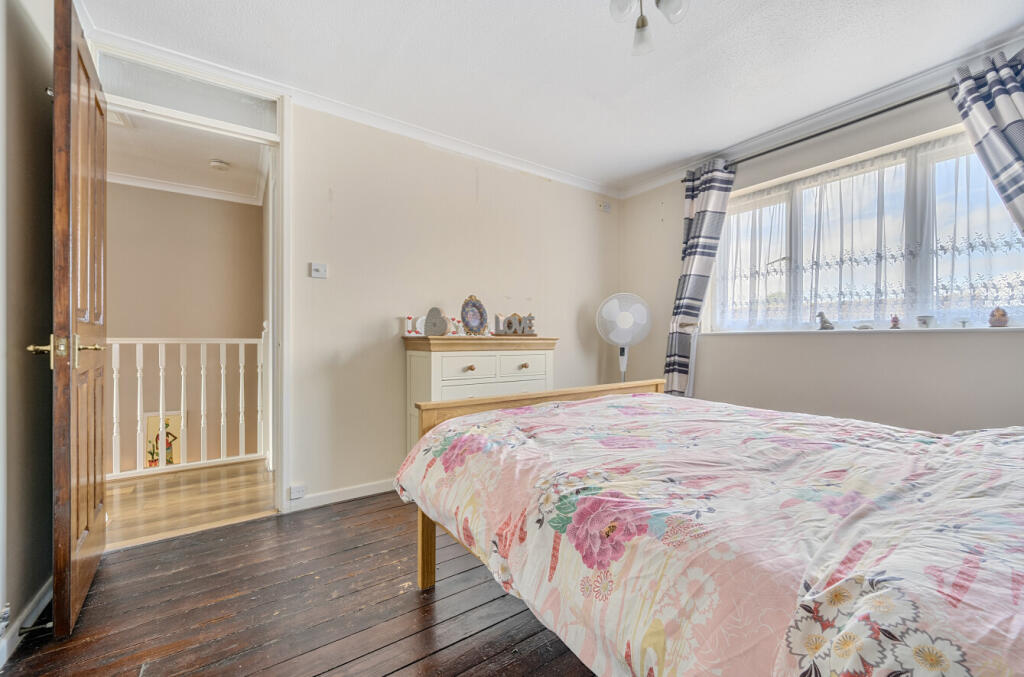 1316843-3-685d322...