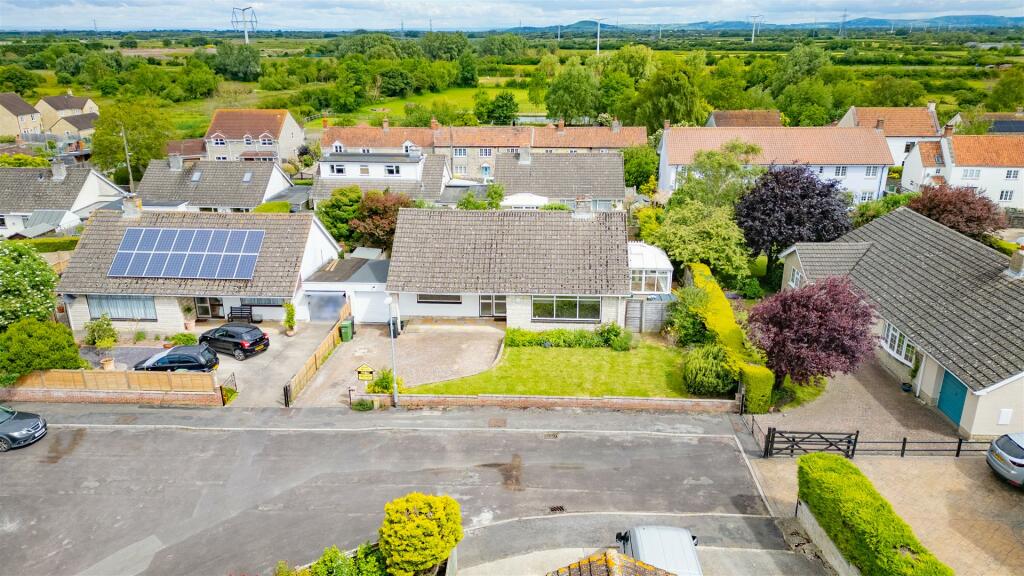 9 Chertsy Close-6.jpg