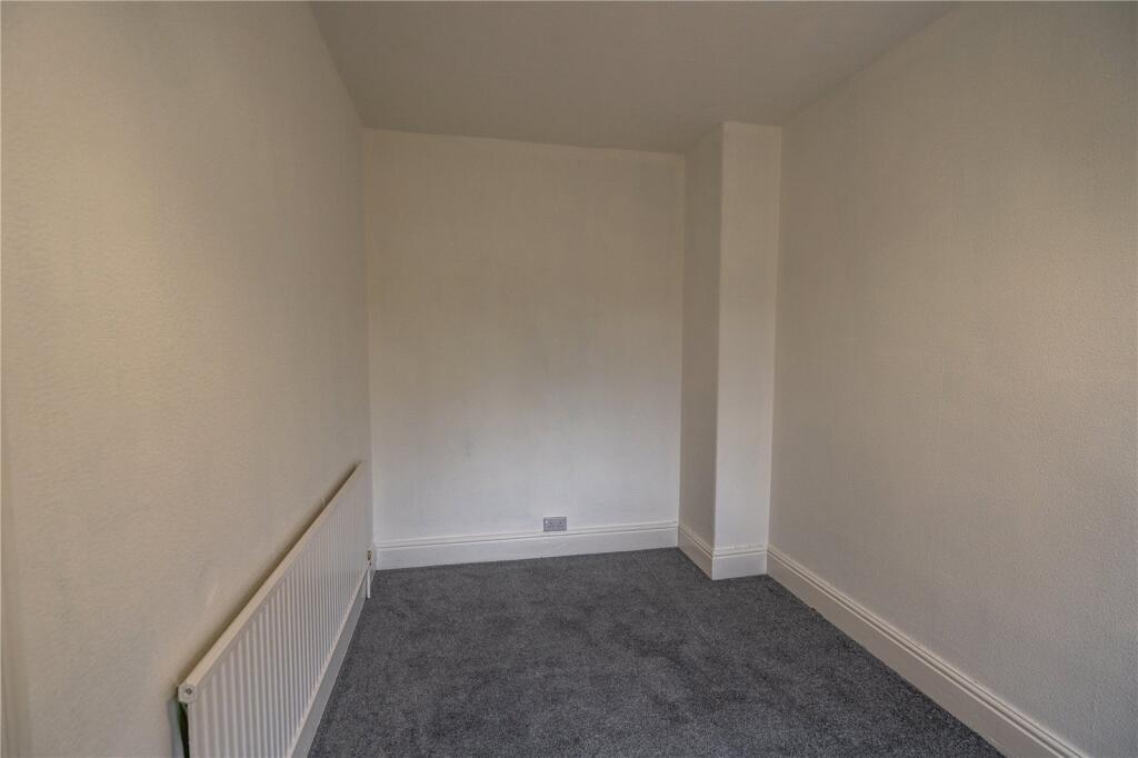 Bedroom 2 (2)