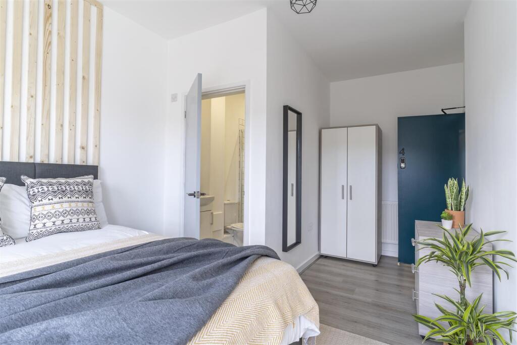 Bedroom4-4.jpg