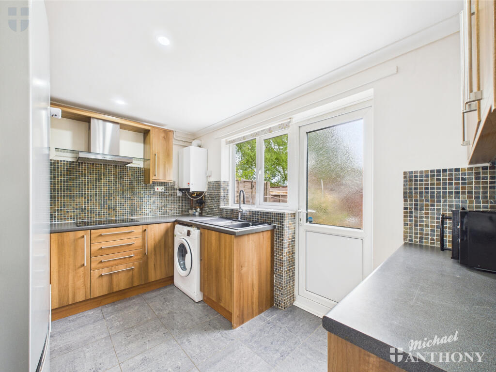 CAM03218G0-PR0673-STILL006