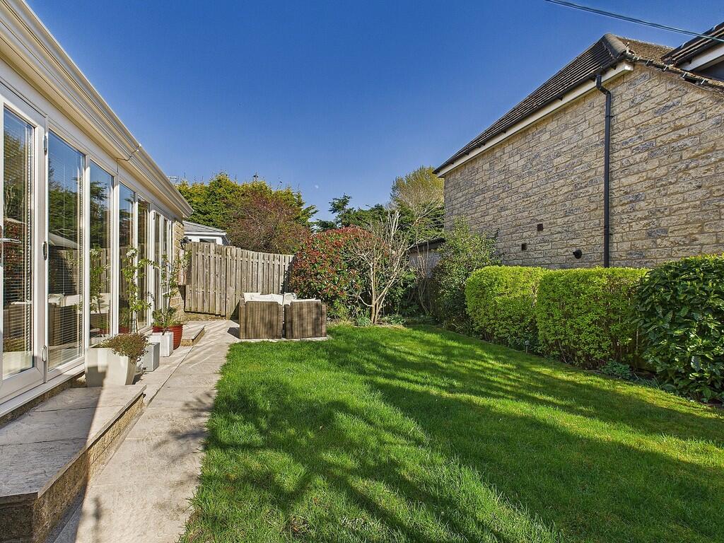 CAM04273G0-PR0115...