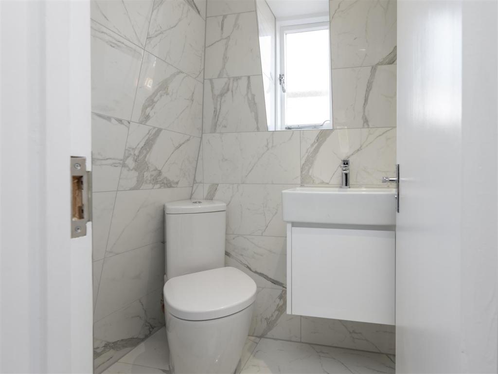 Toilet.jpg