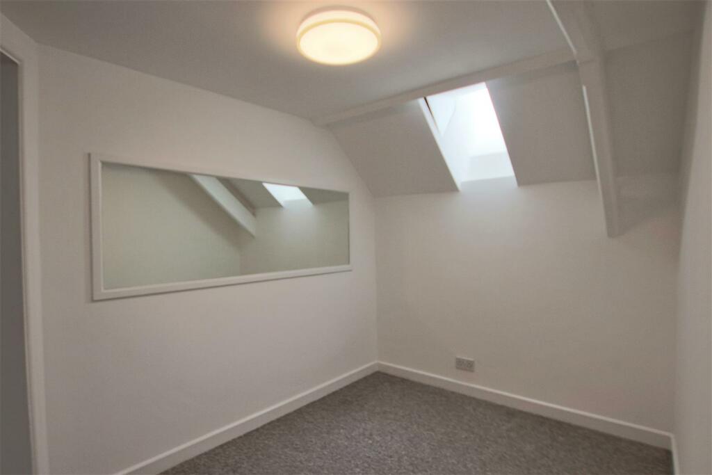 6 Meadey Bedroom