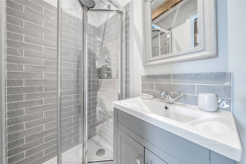 Bedroomthree Ensuite