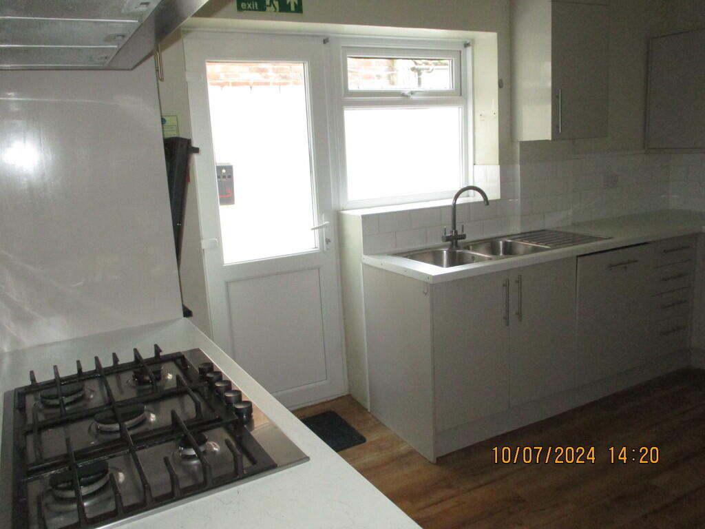 Kitchen 2