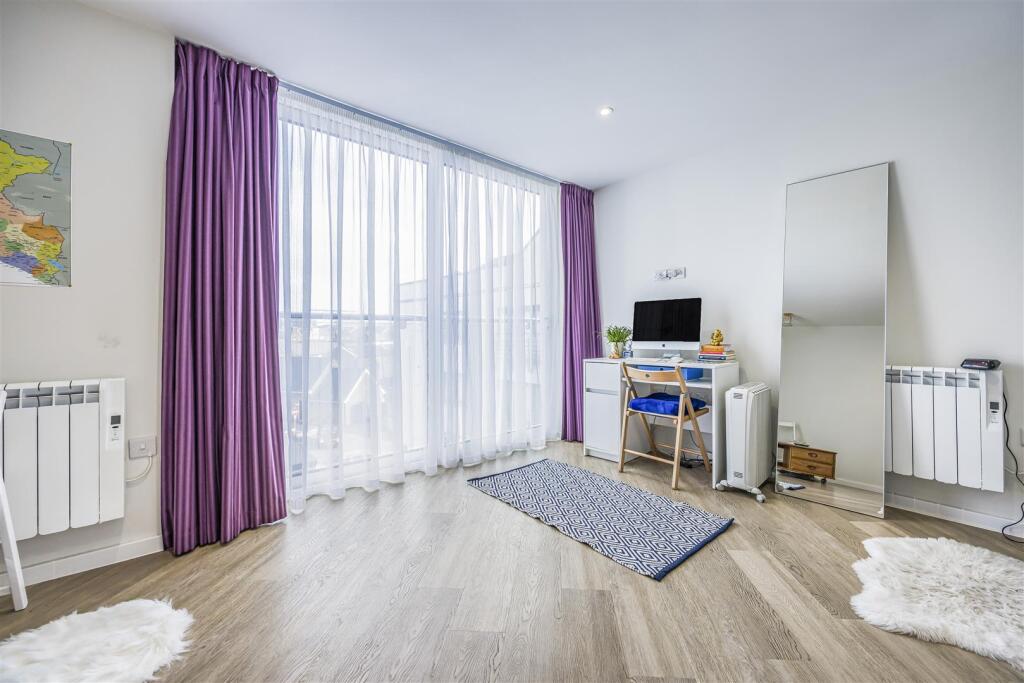 36 Canaway Court, Wimborne Road, Poole-PorticoMark