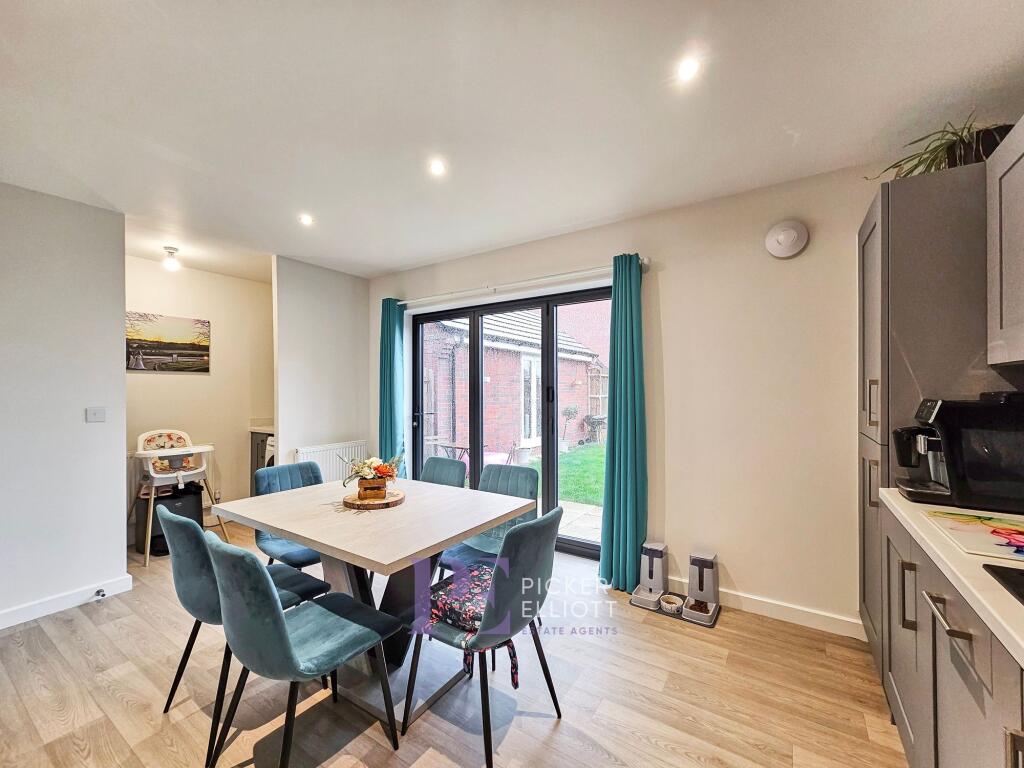 Kitchen dining room