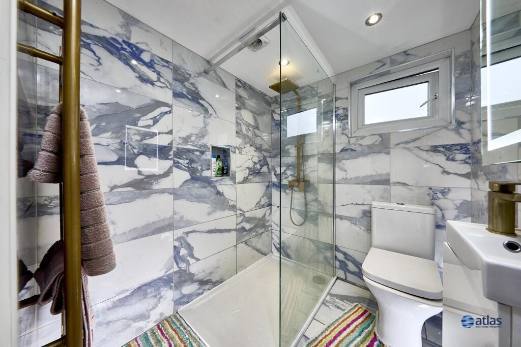 En-suite To Bedroom Four