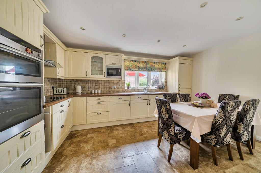 1315362-7-685c036...