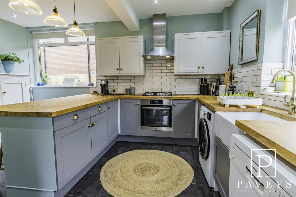 KITCHEN BREAKFAST ROOM