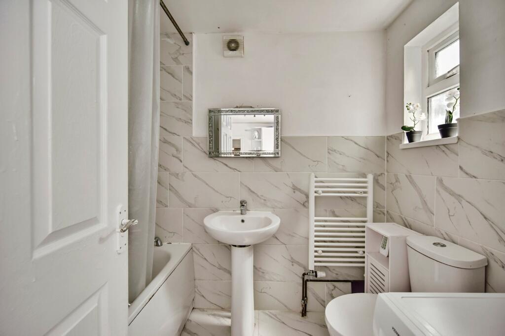 Upper Luton Road, Chatham, Kent, ME5