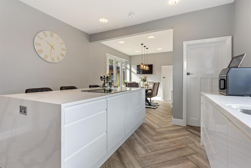 2 Linden Road, Elland 17_297.jpg