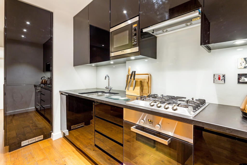 1, 49-50 Ainger Road