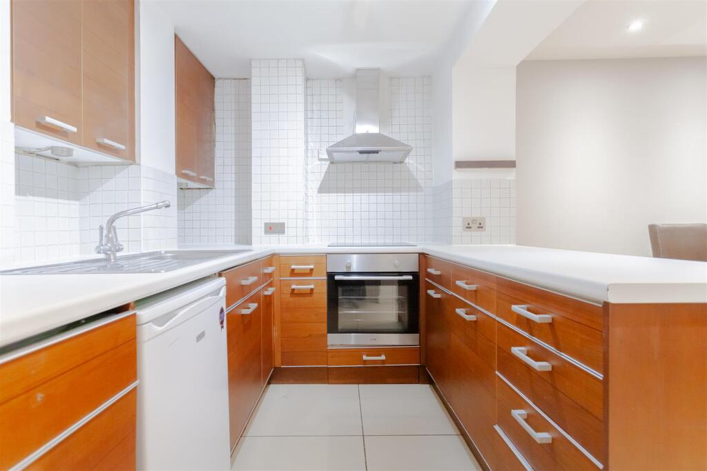 Allen Rd N16 (13).jpg