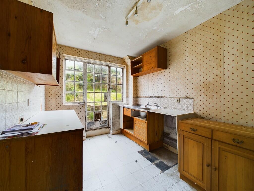 CAM02581G0-PR0042...