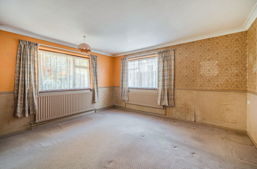 1371447-4-68f8b3a...