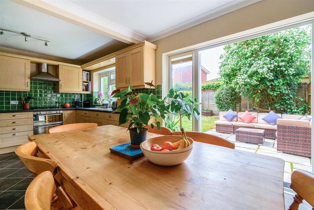 Kitchen/Breakfast Room