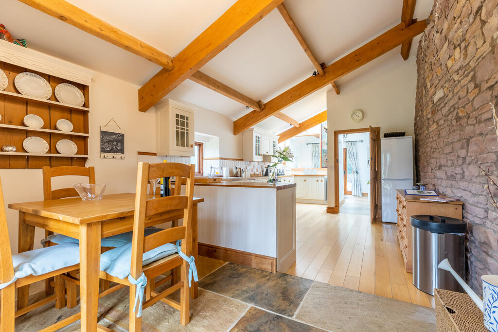 Ashtree Barn Dini...