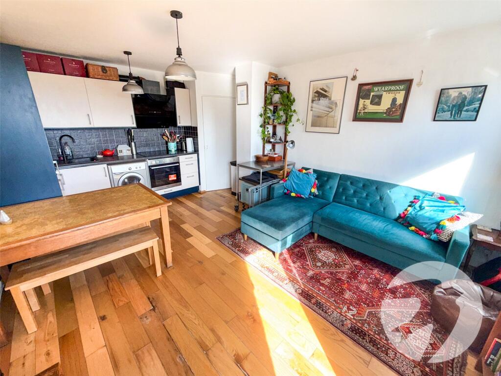 Kitchen/Lounge